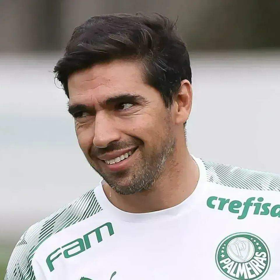 Leila defende Abel e diz que eventual eliminação do Palmeiras na Libertadores é 'inconcebível'