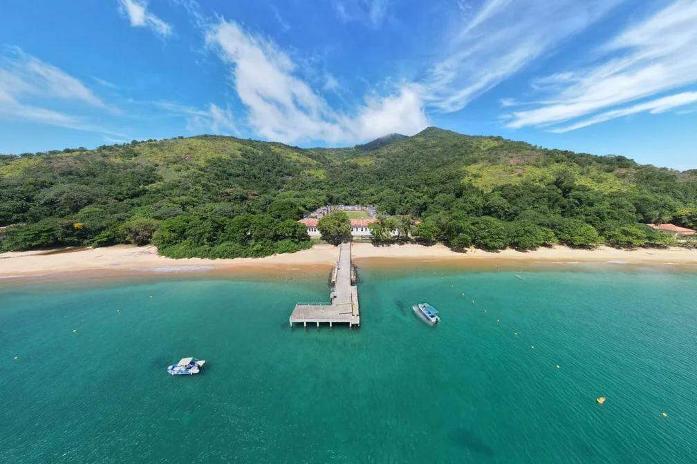A Ilha Anchieta fica em Ubatuba e é destino turístico no litoral de São Paulo