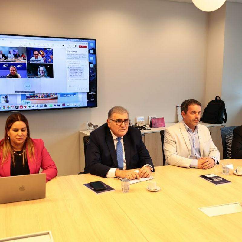 At the first meeting, in April, held at Grupo Tribuna, a commission was formed to organize the events