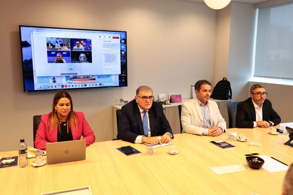 At the first meeting, in April, held at Grupo Tribuna, a commission was formed to organize the events