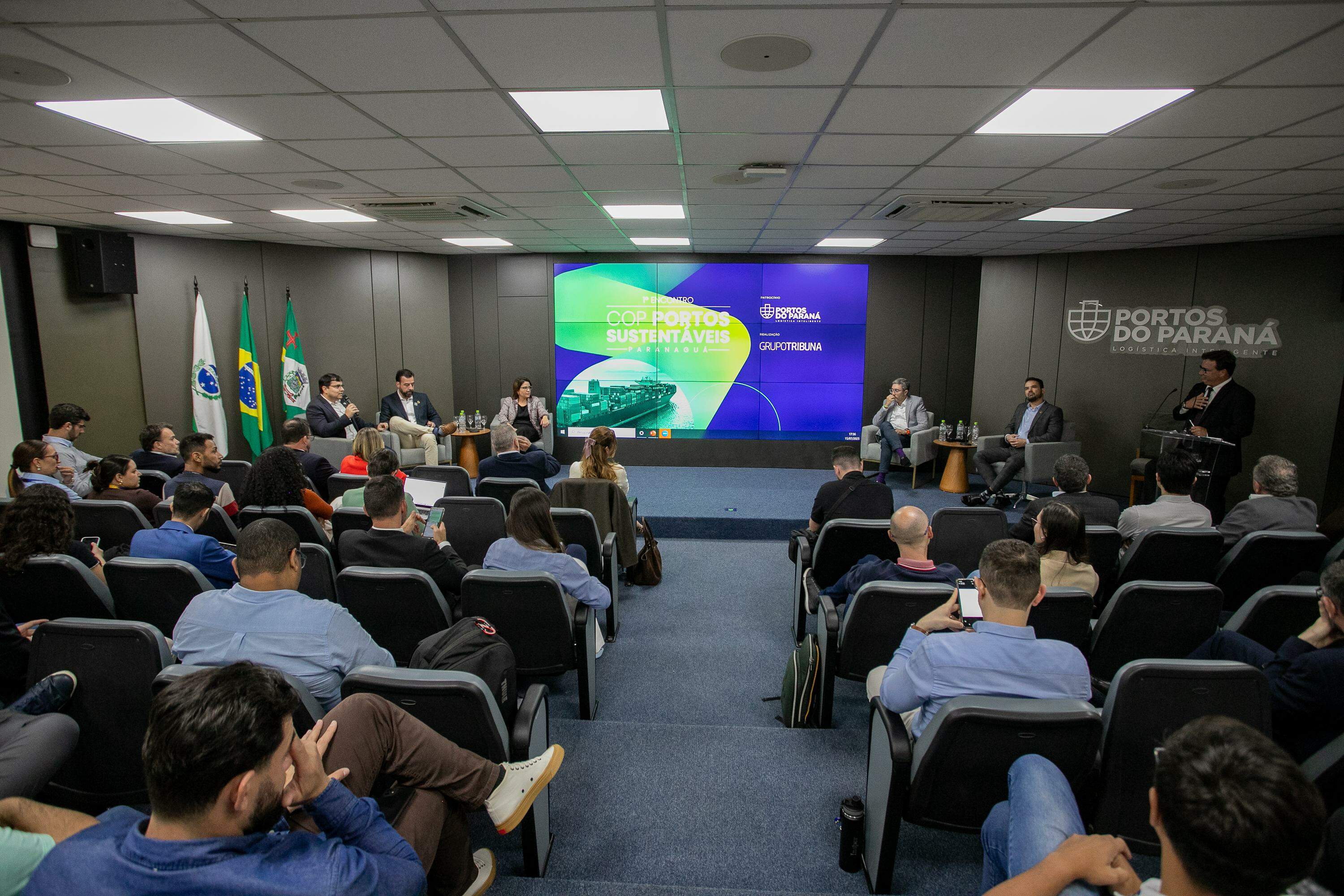 The initiatives were discussed during the panel addressing climate maritime corridors and innovation, in addition to collective actions for decarbonization and the impacts on Brazil’s port and waterway sectors