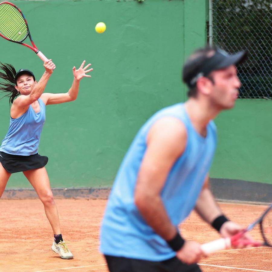 Renata Camargo e Bruno Sahatdjian venceram a partida final da categoria dupla mista 19/44 anos