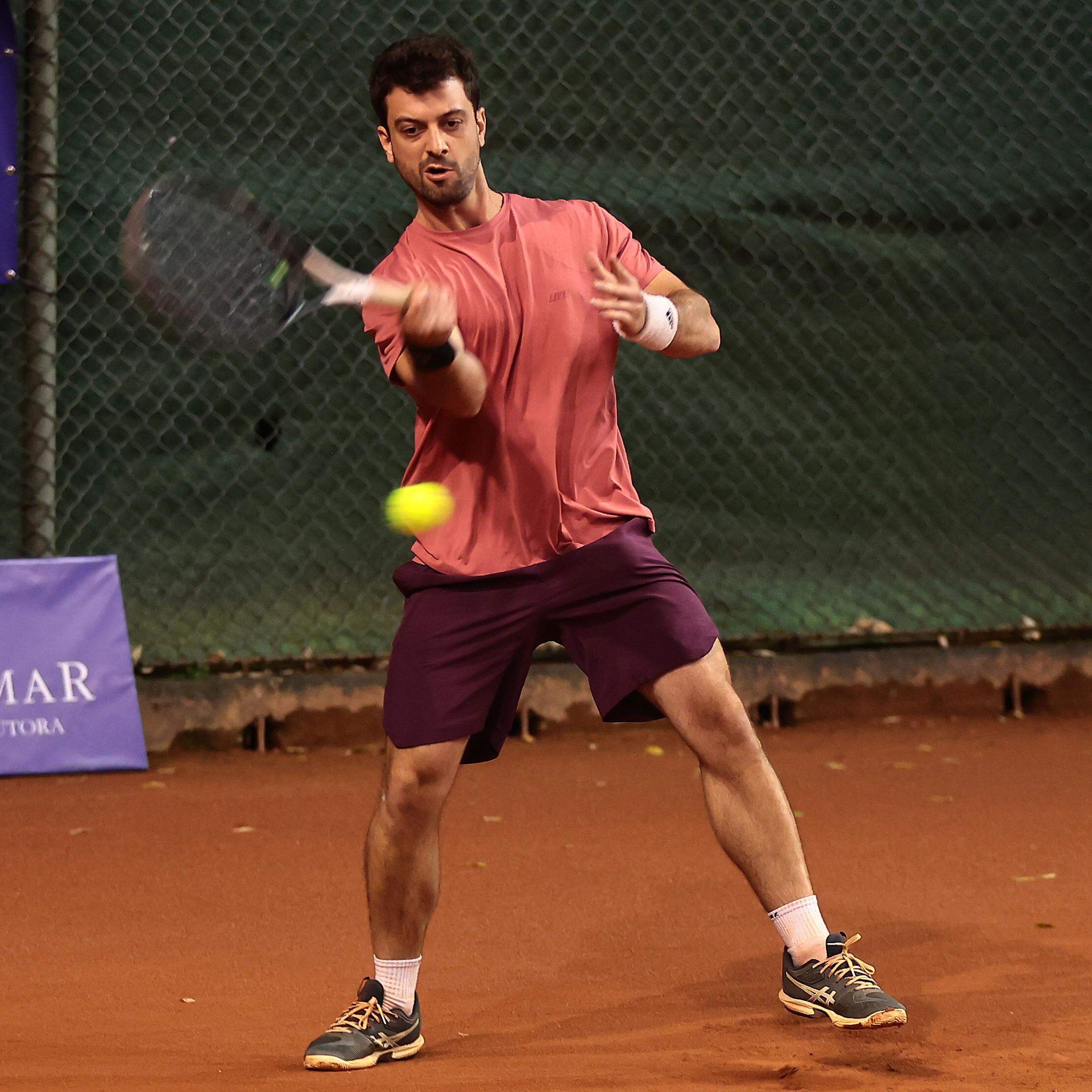 Júlio Araújo, do Portuários, disputou o Torneio A Tribuna de Tênis pela primeira vez na 40ª edição