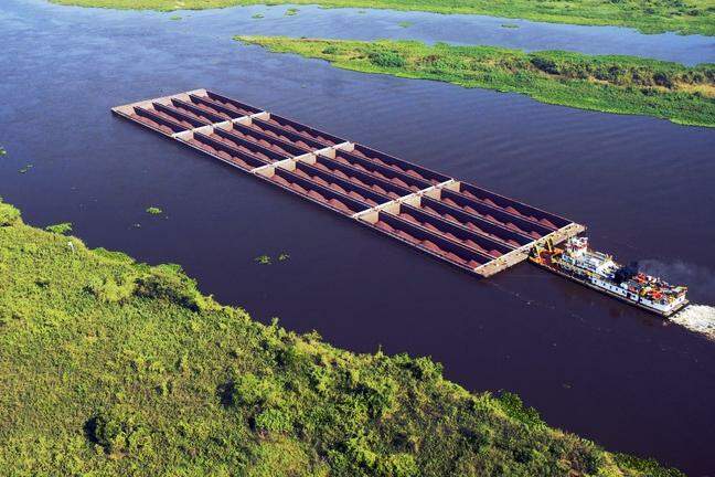 Hidrovia do Rio Paraguai, primeira do País, com 600 km de extensão entre Corumbá e a foz do Rio Apa