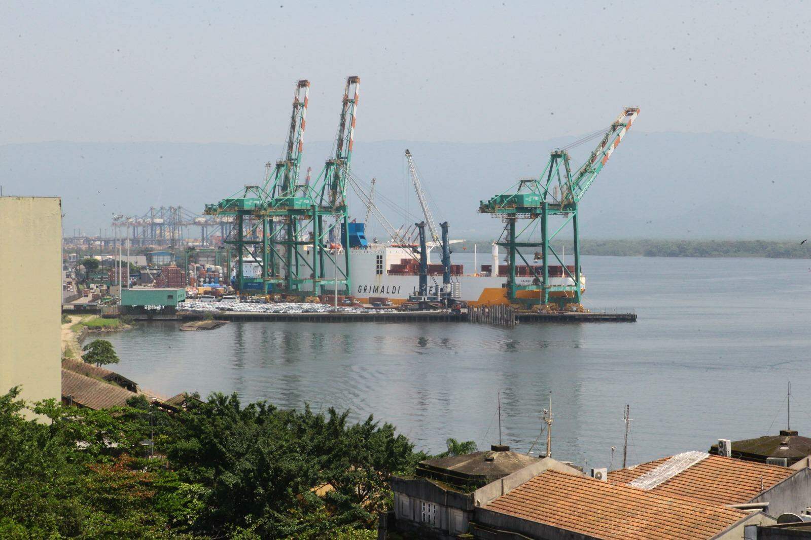 Area that will receive Tecon Santos 10, at the Saboó wharf: delay in the TCU’s decision fuels controversy and speculation surrounding the matter