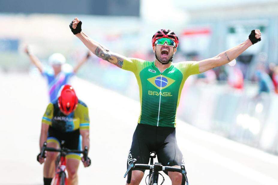 Lauro Chaman, da equipe Soul Cycles – Santos-Fupes, encerra 2025 como o número 1 do ranking mundial de estrada da União Ciclista Internacional (UCI), órgão regulador da modalidade, reconhecido pelo Comitê Olímpico Internacional.