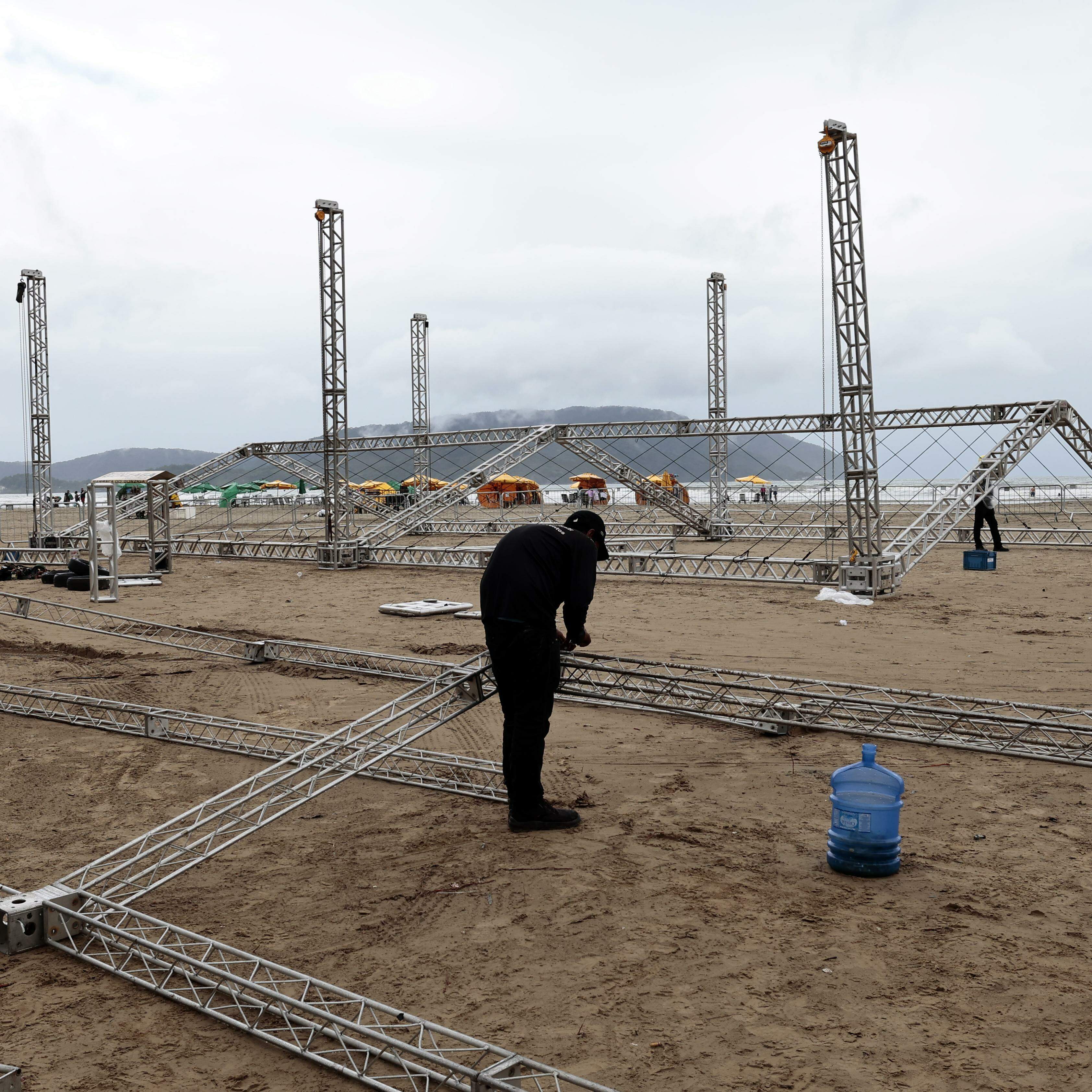 Agora na Praça das Bandeiras, no Gonzaga, espaço ficará maior, com atrações até 1º de fevereiro