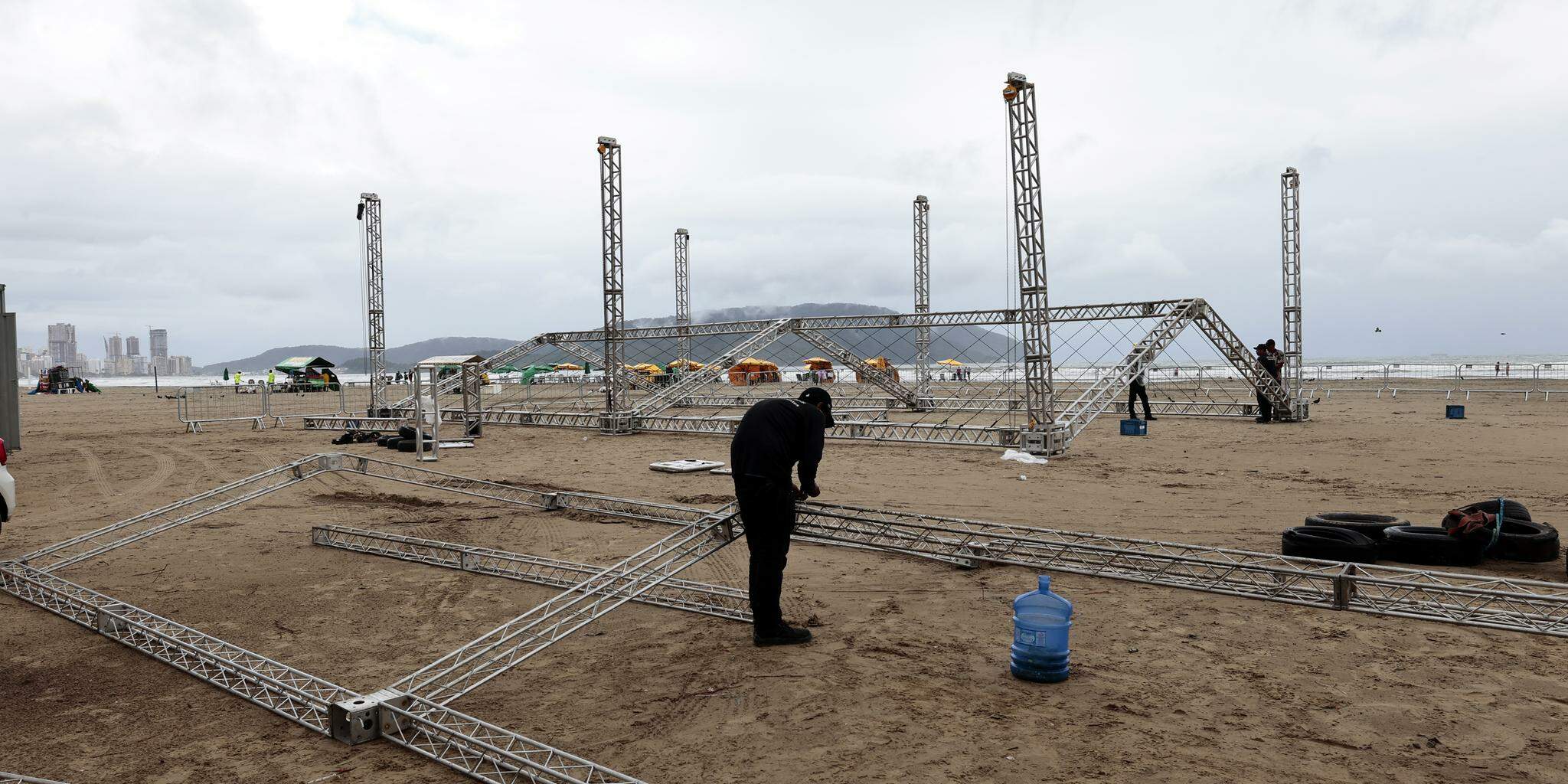 Agora na Praça das Bandeiras, no Gonzaga, espaço ficará maior, com atrações até 1º de fevereiro
