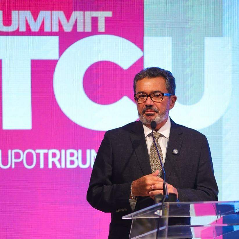 Graduated in Medicine and Law, Vital do Rêgo was a city councilor, state and federal deputy, and senator; in 2014, he took office as a minister of the TCU