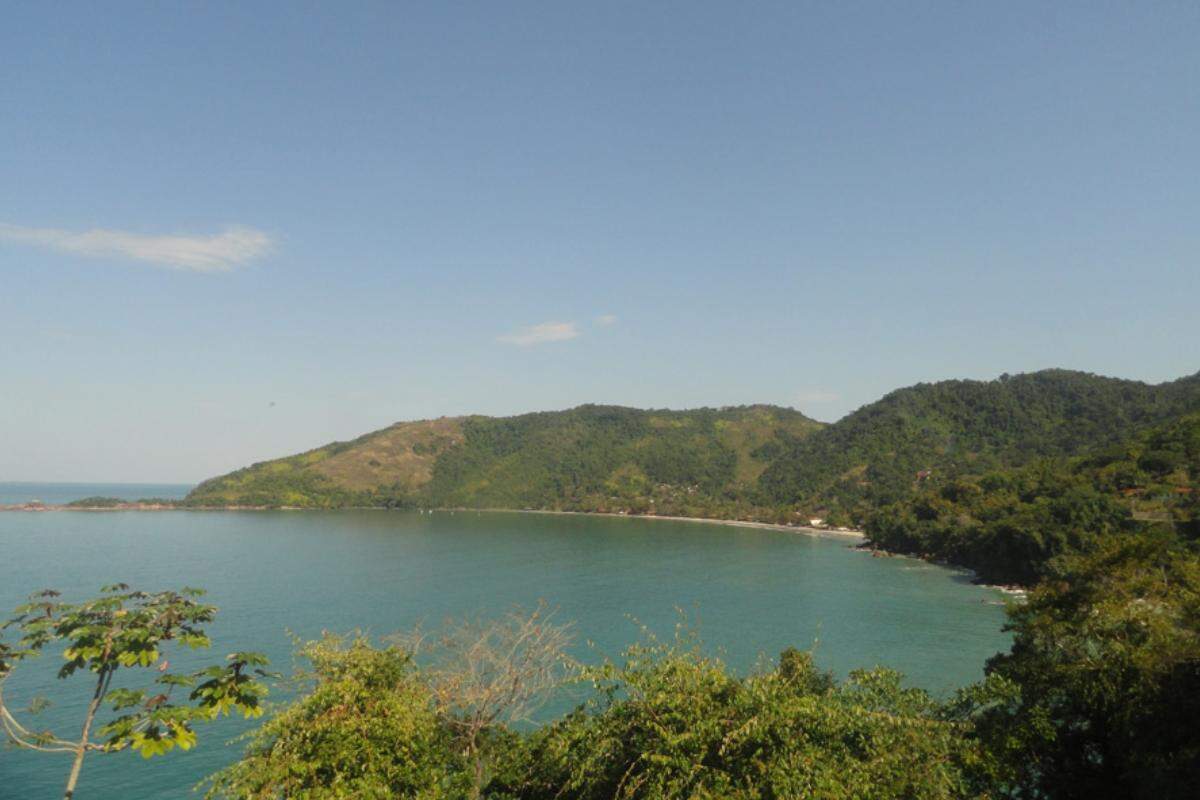 Praia da Fortaleza, em Ubatuba, é conhecida por ter sido esconderijo de piratas e corsários