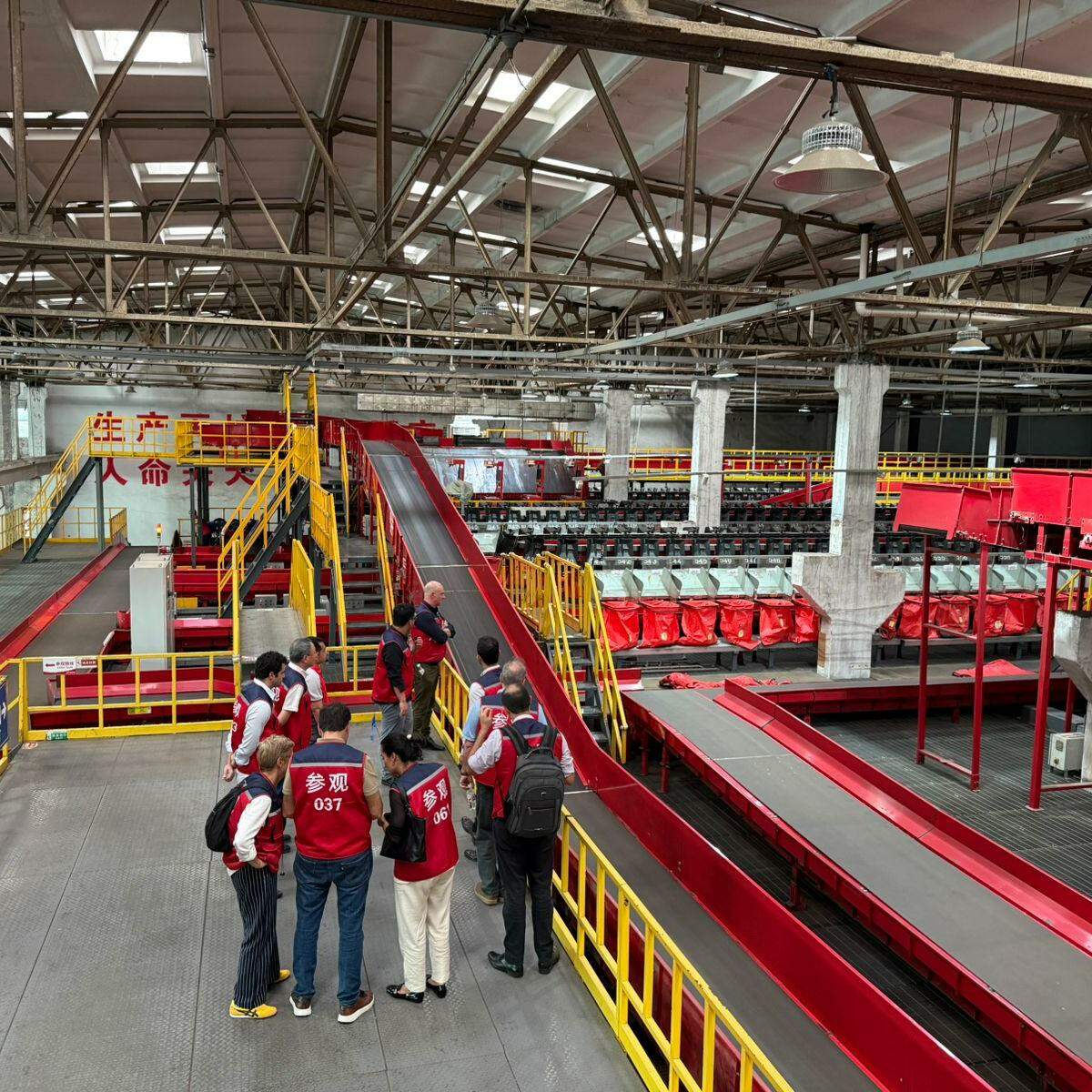 The rapid movement of goods is possible thanks to a structured supply chain designed to streamline transportation