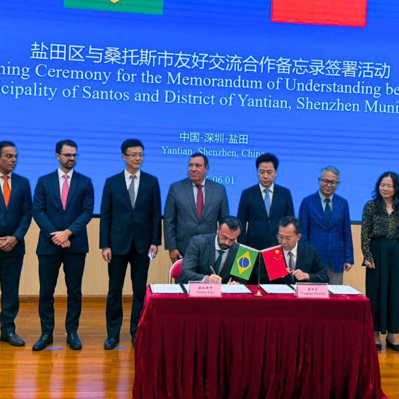 Bruno Orlandi and Deng Feibo sign agreement; speeches point toward the joint creation of opportunities