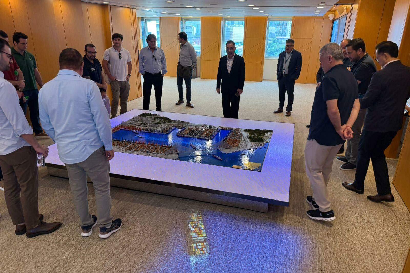 Representatives from Hutchison Ports explain the group's operations to part of the Brazilian delegation