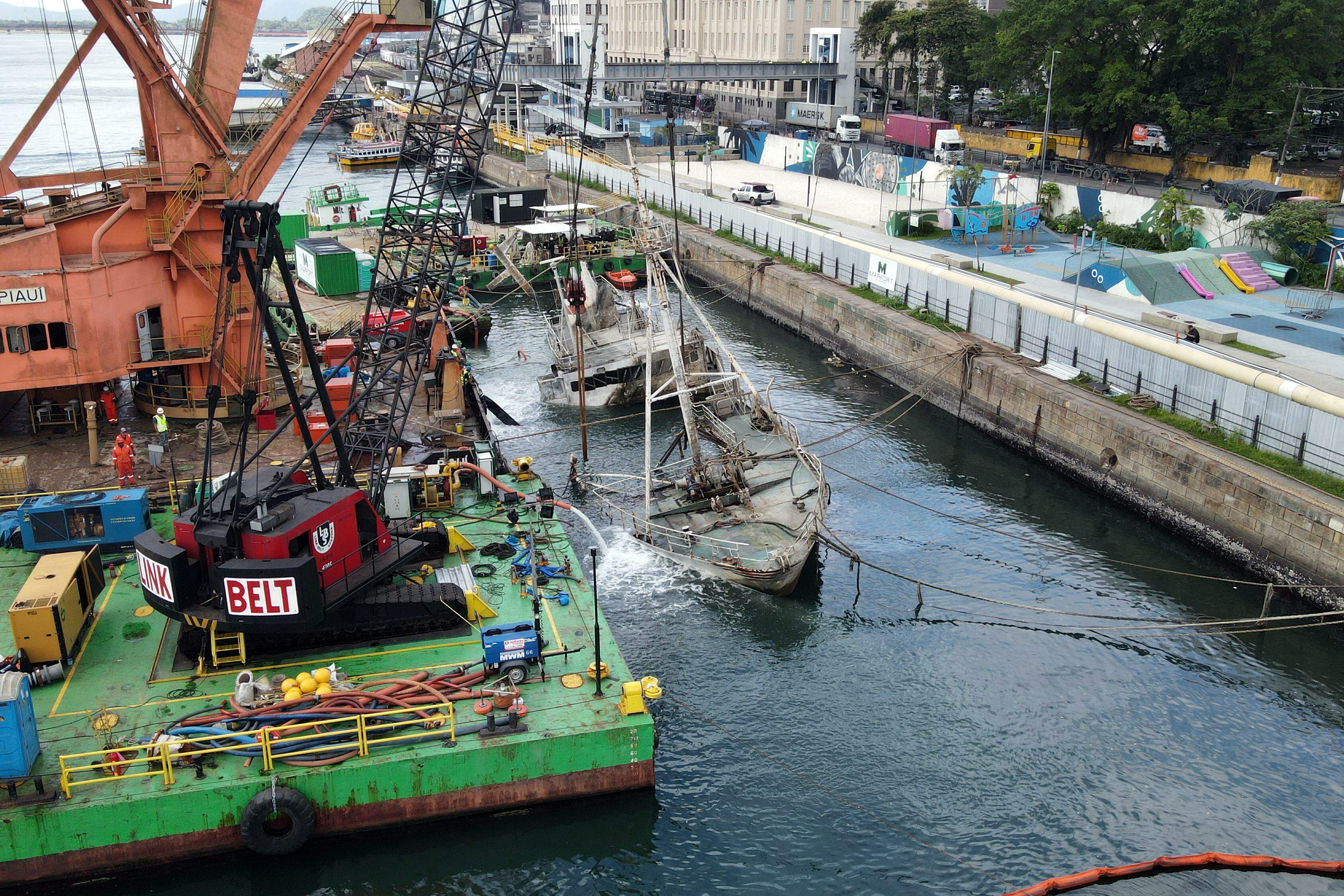 Marfort team visited Parque Valongo to conduct a refloating test of the historic oceanographic vessel