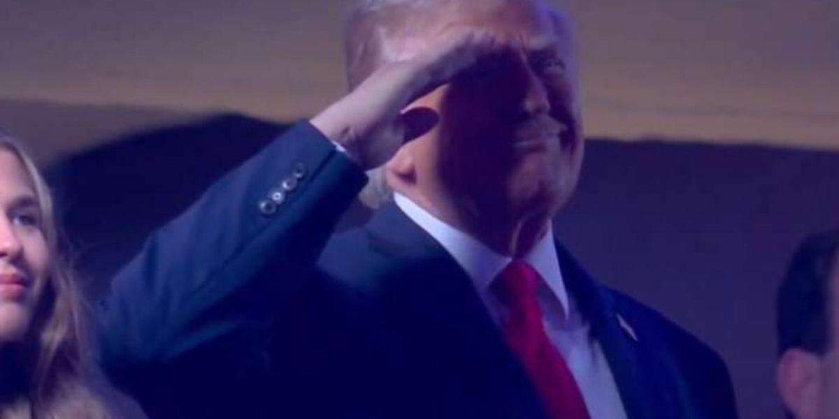 Trump é vaiado no Madison Square Garden antes de jogo das finais da NBA