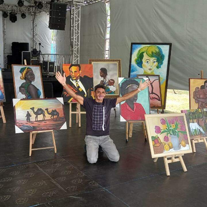 Josué também se dedica às artes plásticas