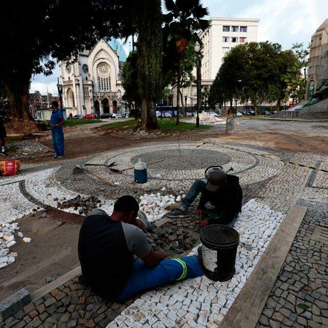 Revitalização de praça no Centro de Santos é bancada com recursos da Prefeitura e do Dadetur, do Estado