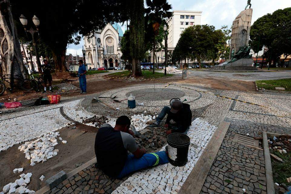 Revitalização de praça no Centro de Santos é bancada com recursos da Prefeitura e do Dadetur, do Estado