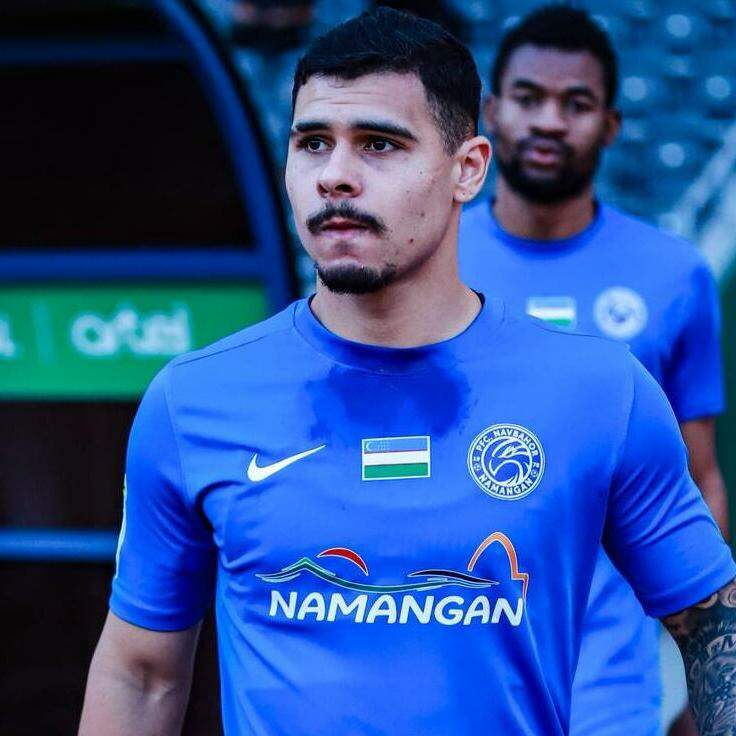 Alex Fernandes tem quatro gols e três assistências em 13 jogos pelo Navbahor nesta temporada