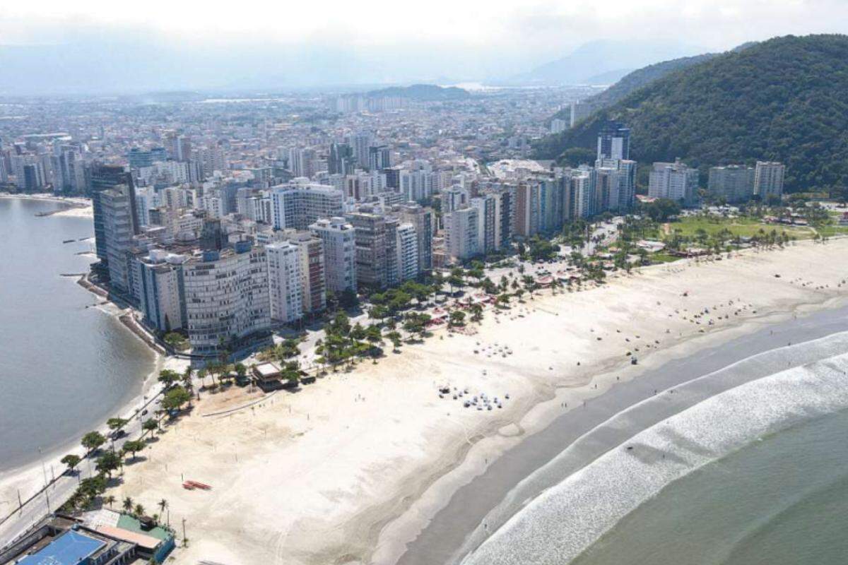 Vista aérea de São Vicente: locais que poderão receber food trucks e trailers ainda não estão definidos