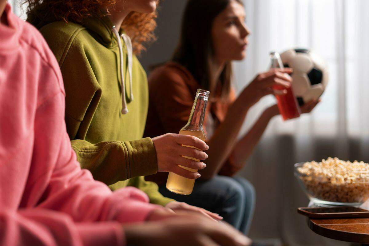 De acordo com o especialista, incluir alimentos ricos em nutrientes e fibras, evitar longos períodos de jejum antes das partidas