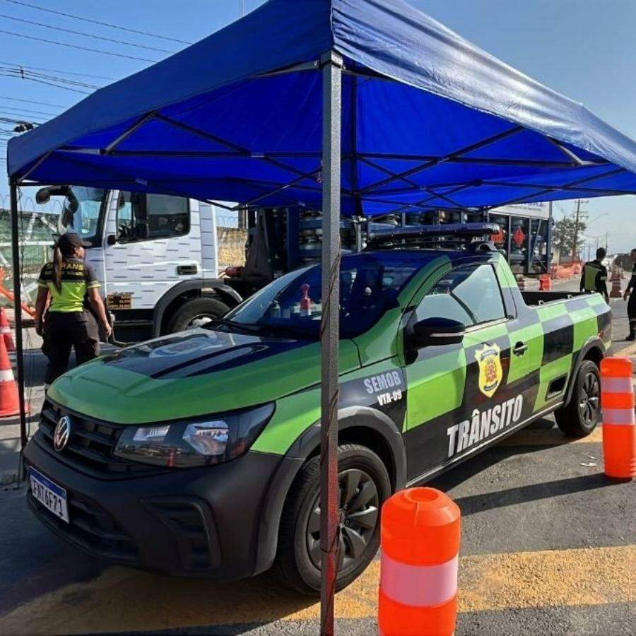 Um agente da equipe identificou o homem por conta de um banner de desaparecido