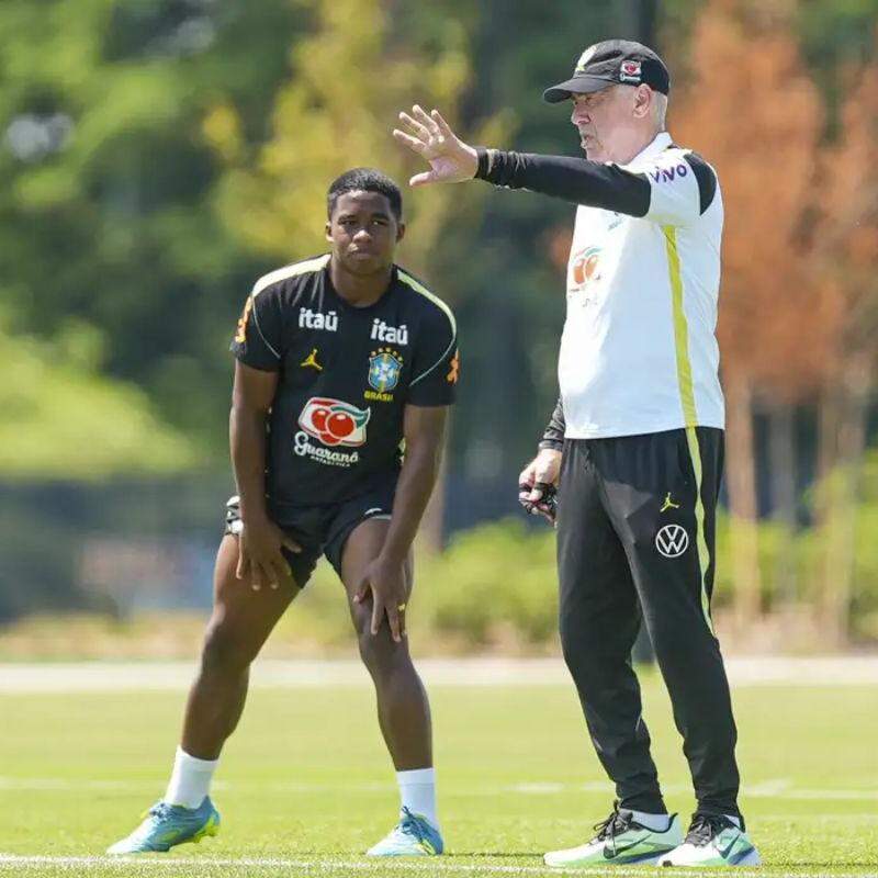 O treinador, porém, evitou confirmar quem pode sair ou entrar na equipe em relação ao time do empate por 1 a 1 com Marrocos, no último sábado (13), em Nova Jersey.