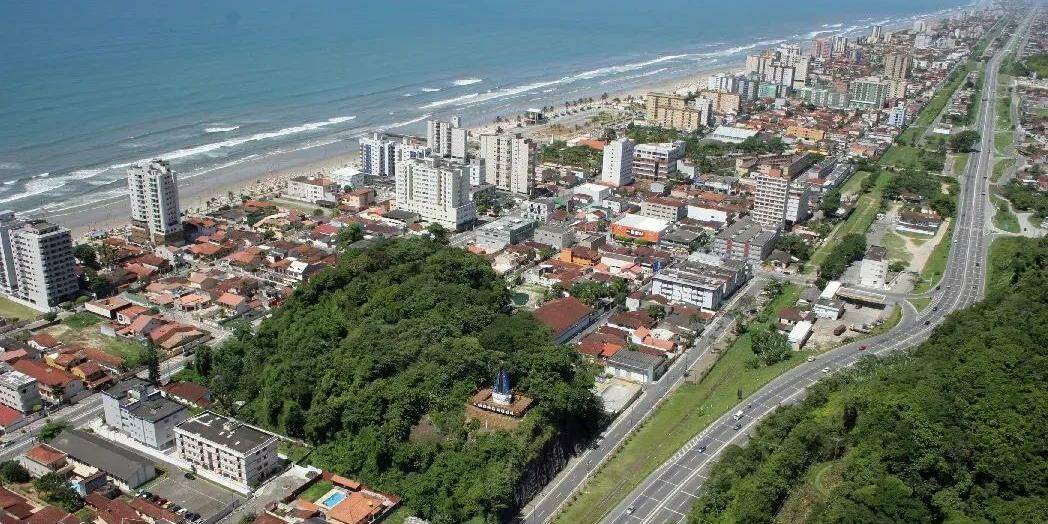 Foi apresentado um projeto piloto de revitalização, que prevê a reorganização dos quiosques, com foco em mais segurança, acessibilidade e melhores condições tanto para comerciantes quanto para frequentadores.